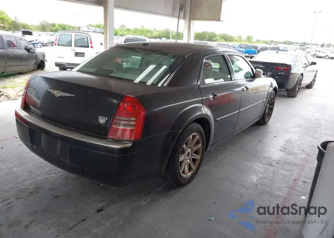 2006 Chrysler 300C z USA, uszkodzony, nr VIN 2C3LA63H96H396646